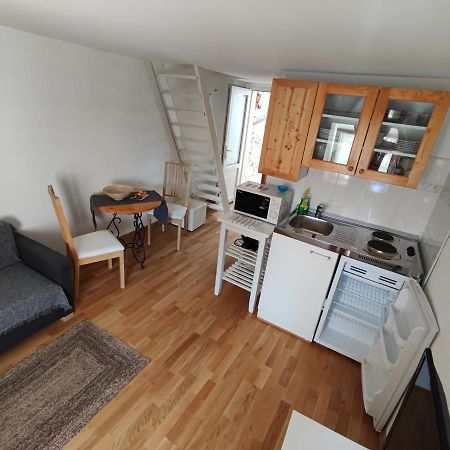 Sweet House And Apartment Ровінь Екстер'єр фото
