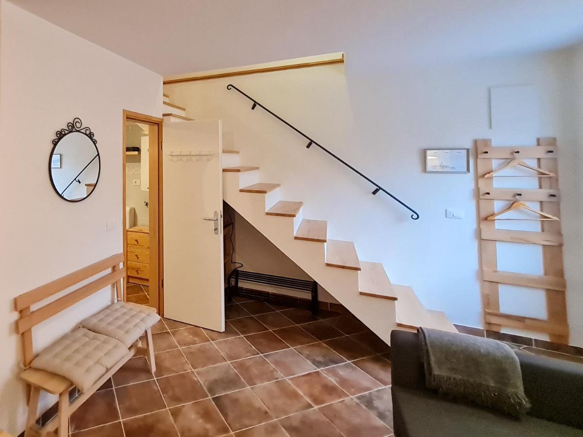 Sweet House And Apartment Ровінь Екстер'єр фото