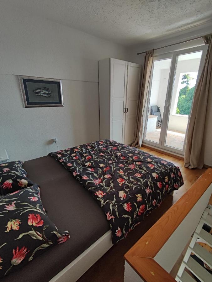 Sweet House And Apartment Ровінь Екстер'єр фото